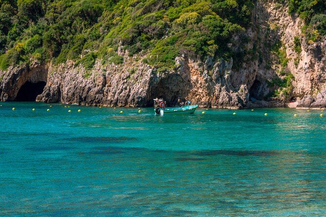 admire-the-most-iconic-sights-of-corfu-in-one-day