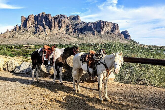 apache-trail-with-dolly-steamboat
