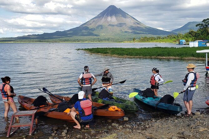 arenal-volcano-hike-lake-arenal-kayaking