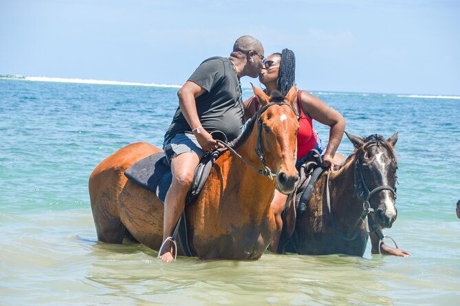 bamboo-rafting-and-horseback