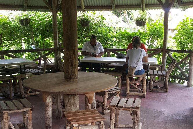blue-hole-dunns-river-lunch-and-shopping-from-negril