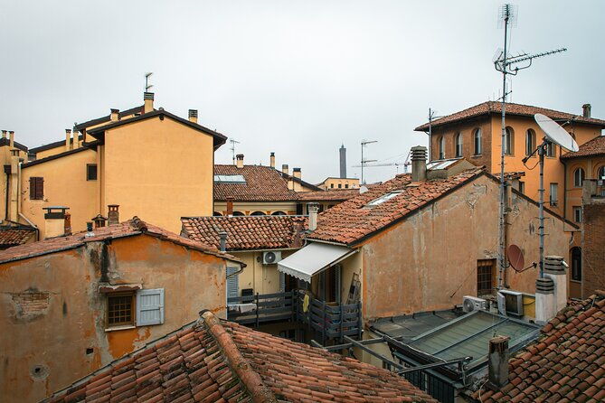 bologna-walking-tour-traditional-cooking-class-with-wine