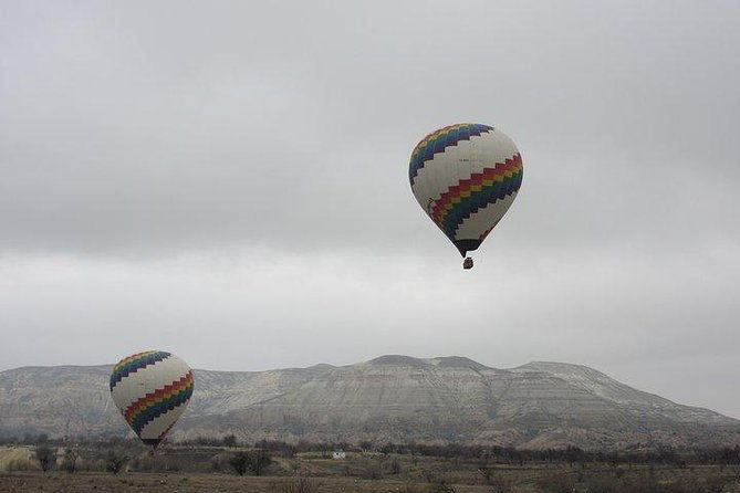 cappadocia-hot-air-balloon-ride-with-breakfast-and-champagne