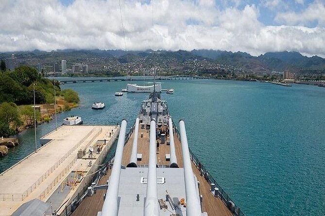 complete-pearl-harbor-experience-tour-departing-kauai-2