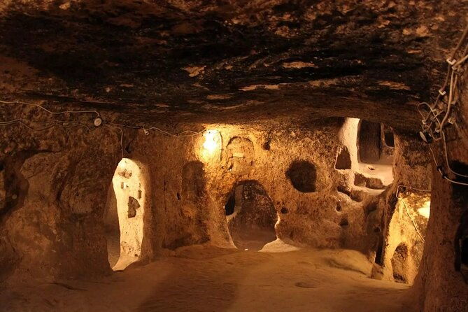 daily-cappadocia-group-tour-with-english-speaking-guide-car