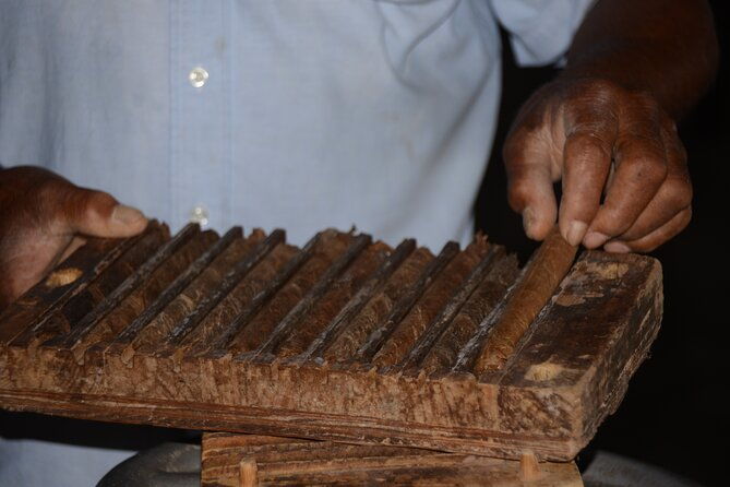 discovery-and-adventure-of-the-local-dominican-life-in-small-group