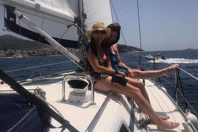experience-romantic-sunset-sailing-on-a-modern-36ft-11m-sail-yacht-hvar-2
