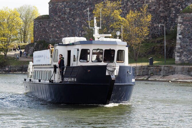 ferry-to-vallisaari-fortress-island
