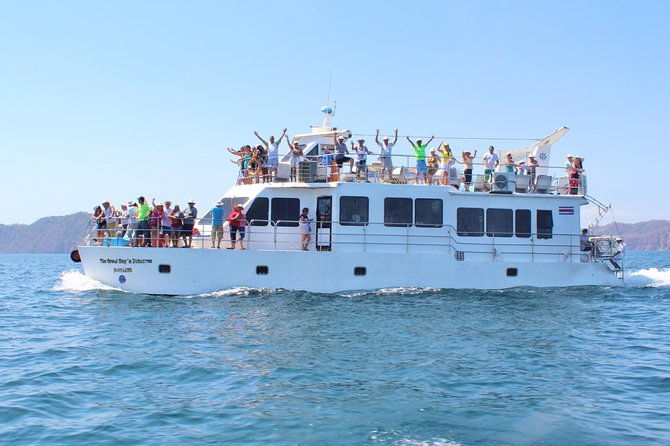 full-day-tortuga-island-cruise-from-san-jose