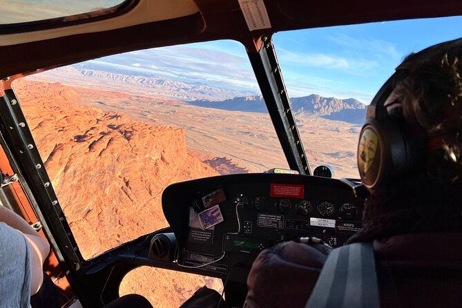 grand-canyon-helicopter-flight-with-sunset-valley-of-fire-landing