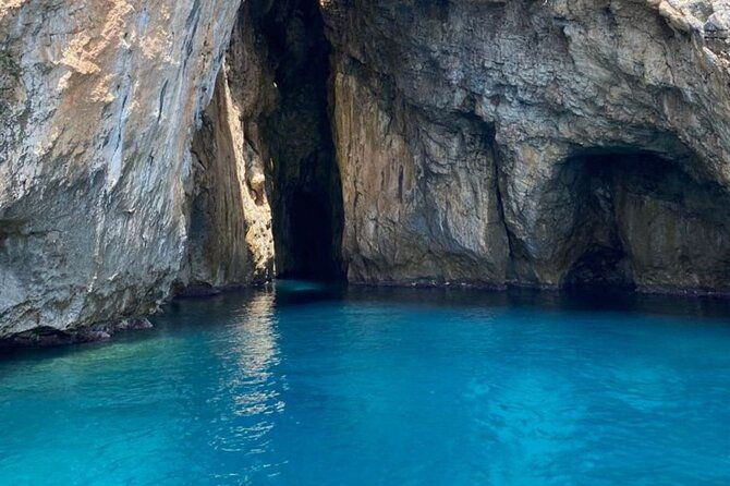 guided-tour-of-the-adriatic-or-ionian-caves-of-1-hour-and-30-minutes-3