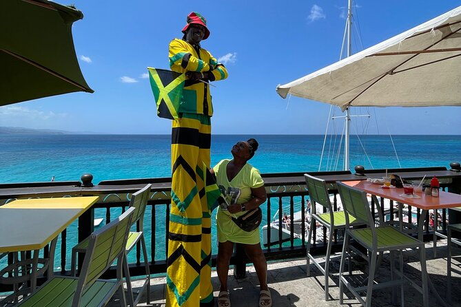 half-day-catamaran-party-boat-snorkeling-and-hip-strip-tour