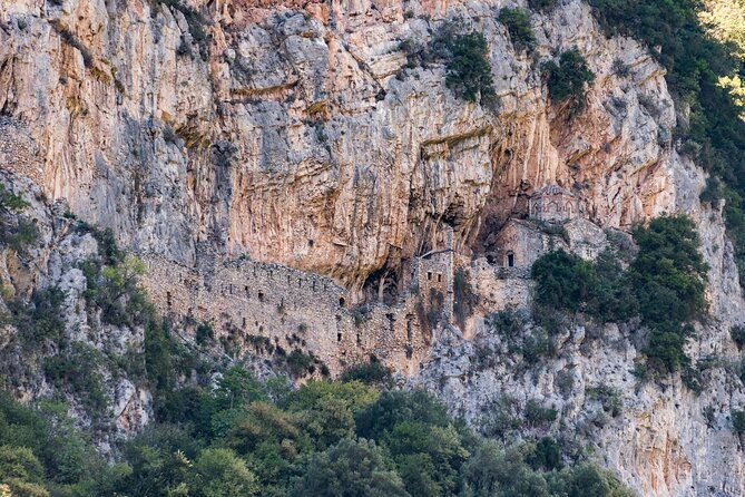 hiking-menalon-lousios-gorge