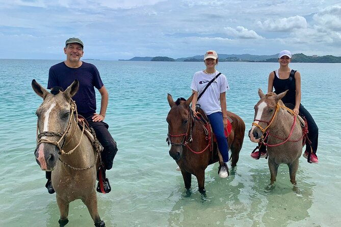 horseback-riding-on-the-beach-and-trails-2-hours