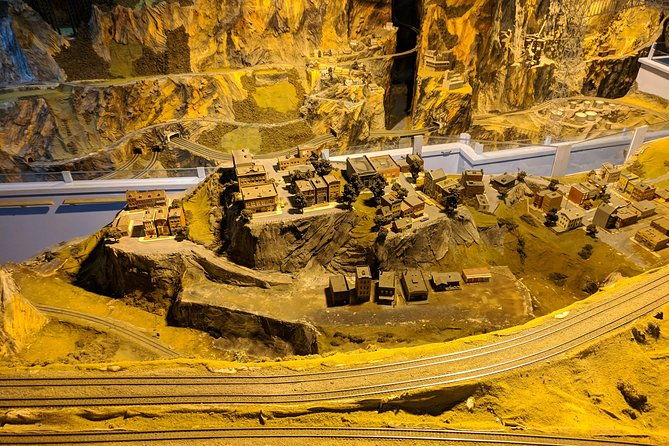 indoor-admission-ticket-northlandz