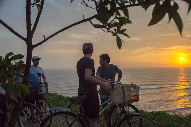 lima-bike-tour-miraflores-barranco-huaca-pucllana