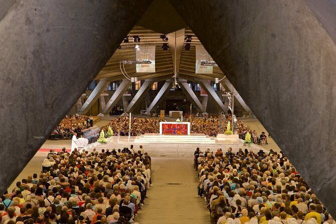 lourdes-guided-tour-and-transport-from-pamplona-san-sebastian