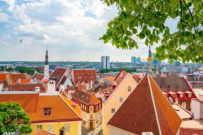 old-tallinn-with-kadriorg-pirita