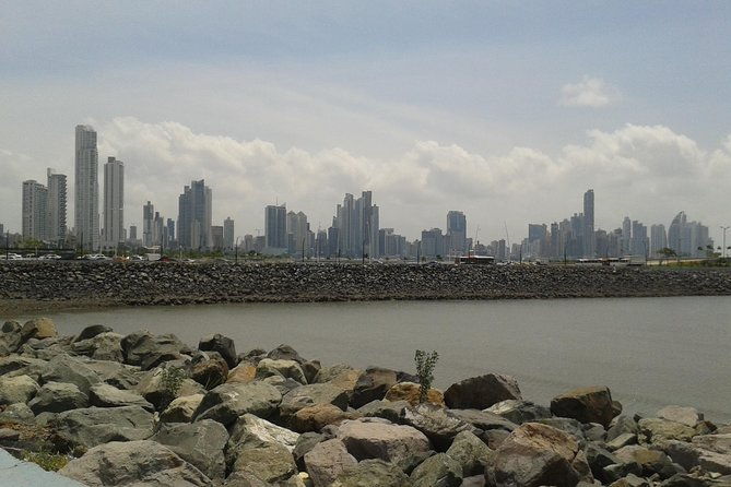 panama-canal-amador-causeway-and-old-town-tour