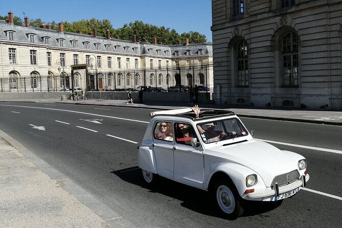 private-1-hour-tour-of-versailles-in-a-vintage-car-2cv