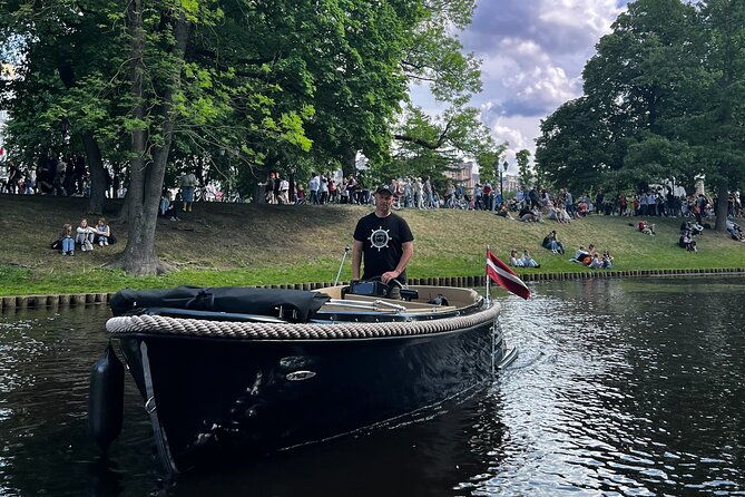 private-boat-tour-experience-in-riga-city-canal-and-daugava-2