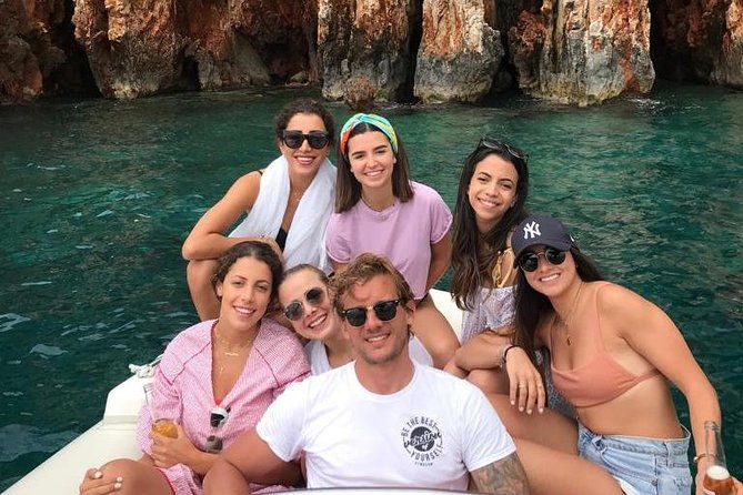 private-boat-tour-of-red-rocks-pakleni-islands