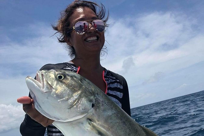 private-charter-inner-reef-trolling-spin-casting-island-stop