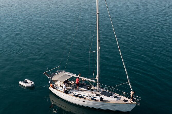 private-cruise-west-side-of-milos-kleftiko