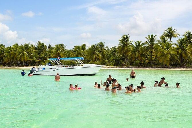 private-full-day-tour-to-saona-island-from-bayahibe-with-lunch