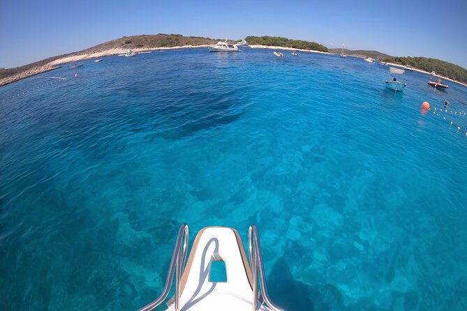 private-speed-boat-tour-of-hvar-south-shore-pakleni-islands