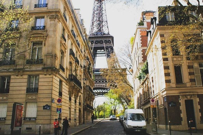 private-street-art-tour-in-paris-with-local-expert