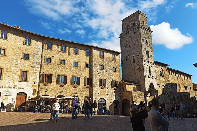 private-tour-full-day-volterra-san-gimignano-with-wine-tasting-experience