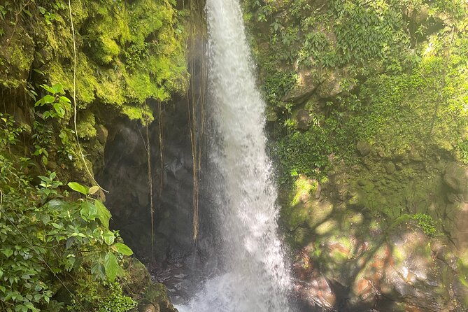 private-tour-waterfalls-and-volcanic-hot-springs-with-pick-up