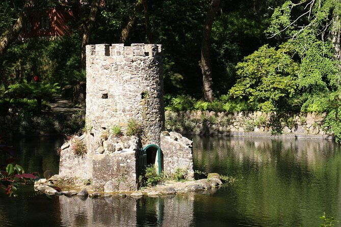 private-tuk-tuk-half-day-tour-in-sintra-2