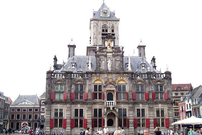 private-walking-tour-delfts-royal-history-and-pottery