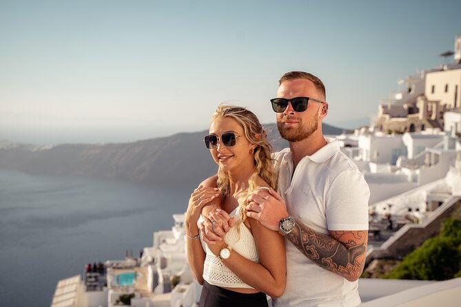 private-walking-tour-in-santorini-with-personal-photographer