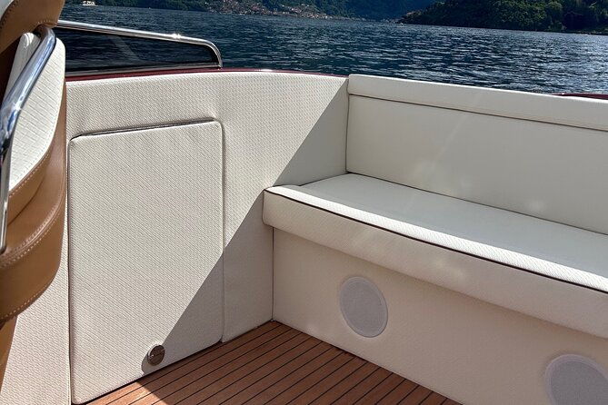 private-wooden-boat-tour-on-lake-como
