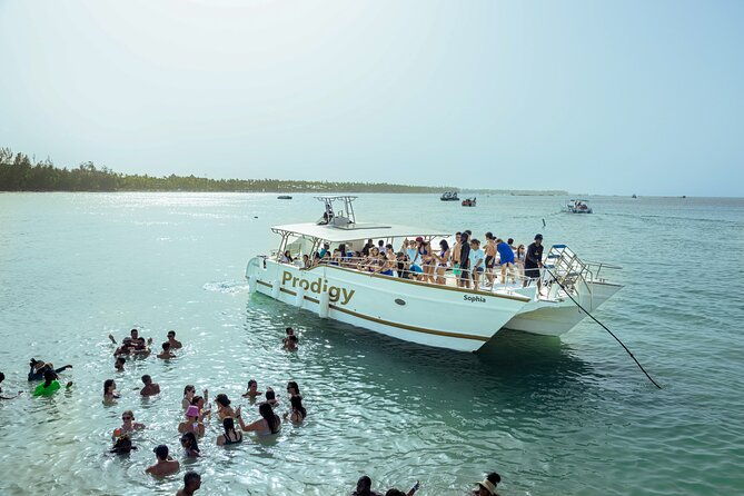 punta-cana-private-boat-tour-with-open-bar-and-bbq