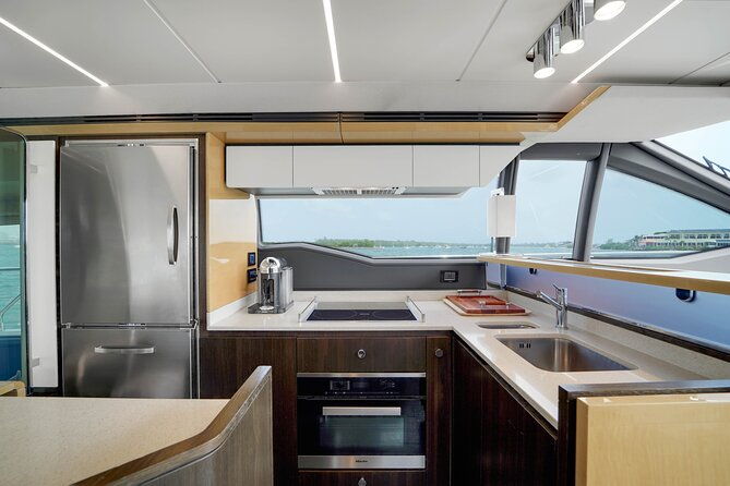 sailing-into-the-sunset-on-a-personalized-luxury-yacht-charter