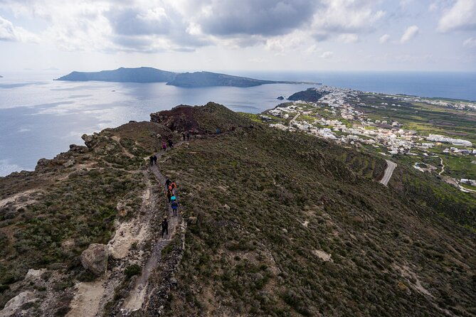 santorini-caldera-trail-hike-and-sunset