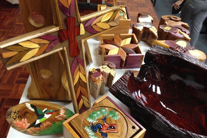 sarchi-oxcarts-souvenirs-shopping-private-tour