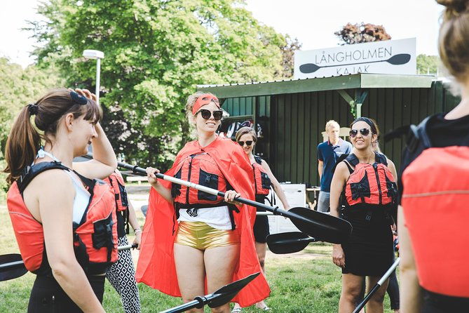 self-guided-kayak-adventure-in-central-stockholm-one-man-kayak