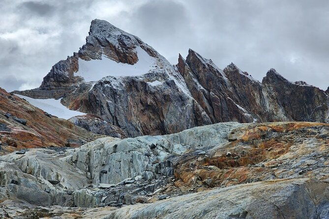 small-group-trekking-to-albino-glacier