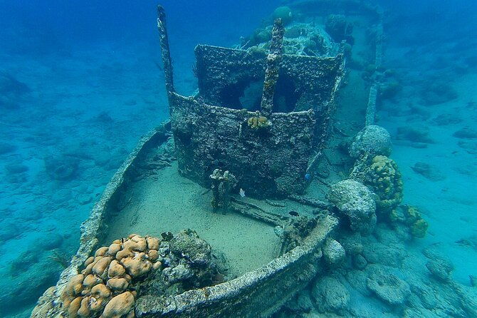 snorkel-boat-trip-sunken-ship-old-dutch-fort-spanish-bay