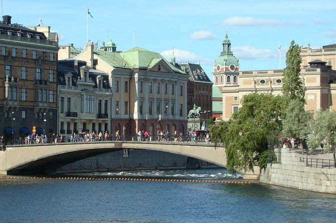 stockholm-old-town-and-the-viking-museum-a-small-group-walking-tour