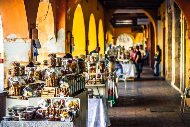 street-food-crawl-in-cartagena-colombia