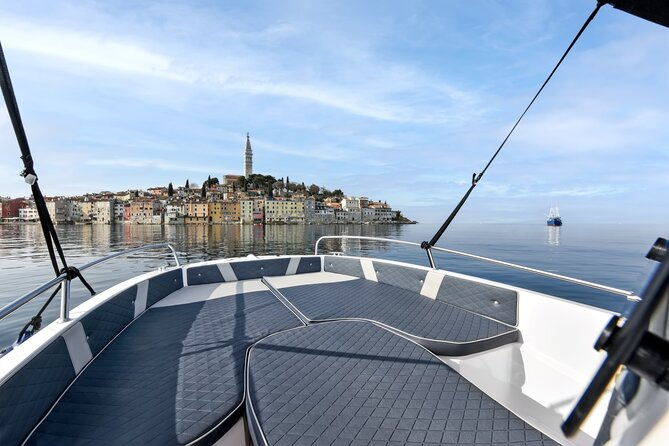 sunrise-dolphins-fishermen-at-work-speedboat-tour-in-rovinj