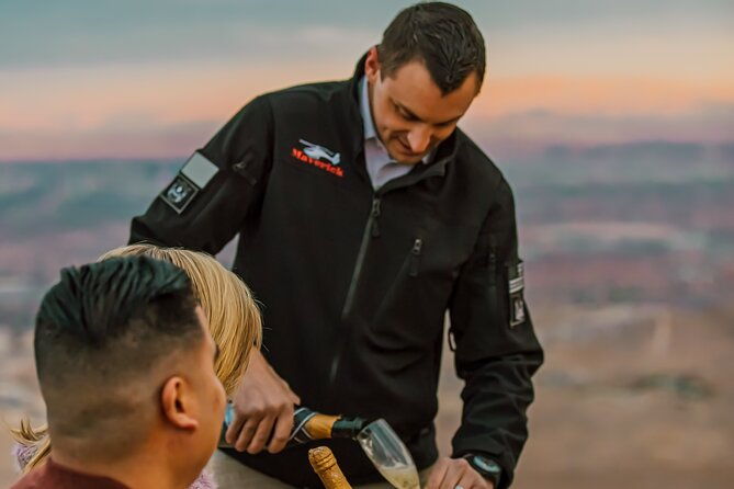 sunset-red-rock-canyon-helicopter-tour-and-champagne-toast