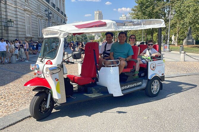 tuk-tuk-guided-tour-in-madrid-3-hours