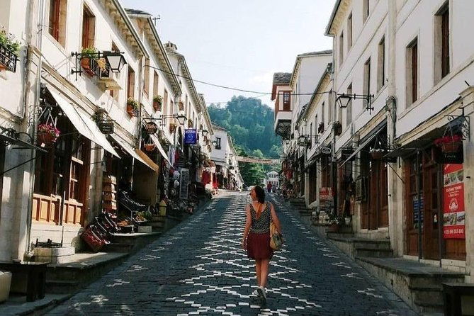 walking-tour-baazar-the-argjiro-castle-zekate-house-2
